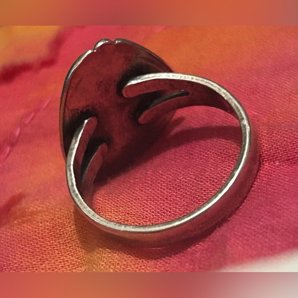 Sold - Picture 6 of 10